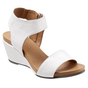 Bueno Wedge Sandals, size 37